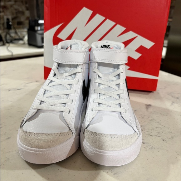 Nike Preschool Blazer Mid 77 Hook And Loop White Black Team Orange DA408… - Picture 12 of 13